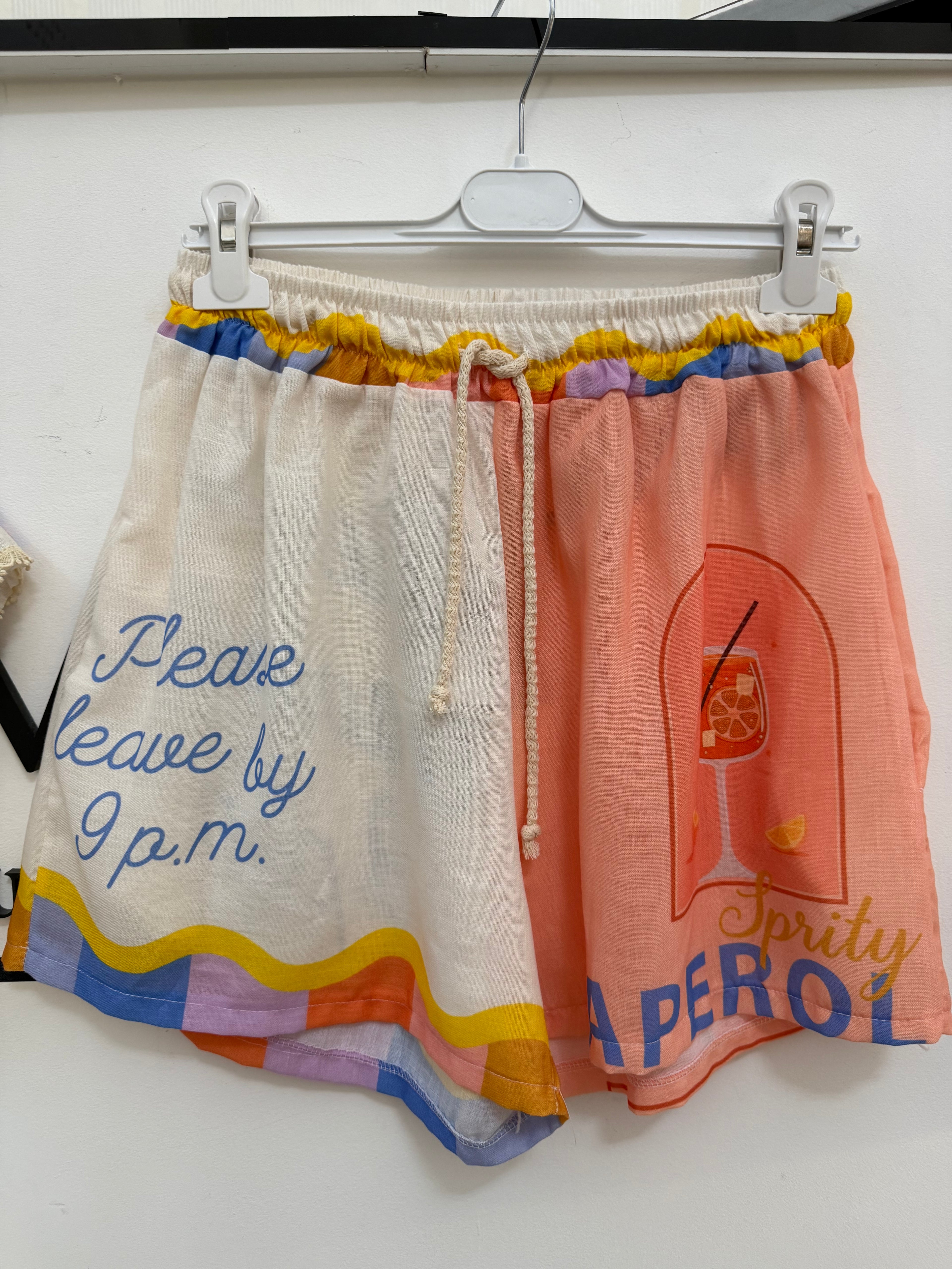 24053 Shorts Aperol