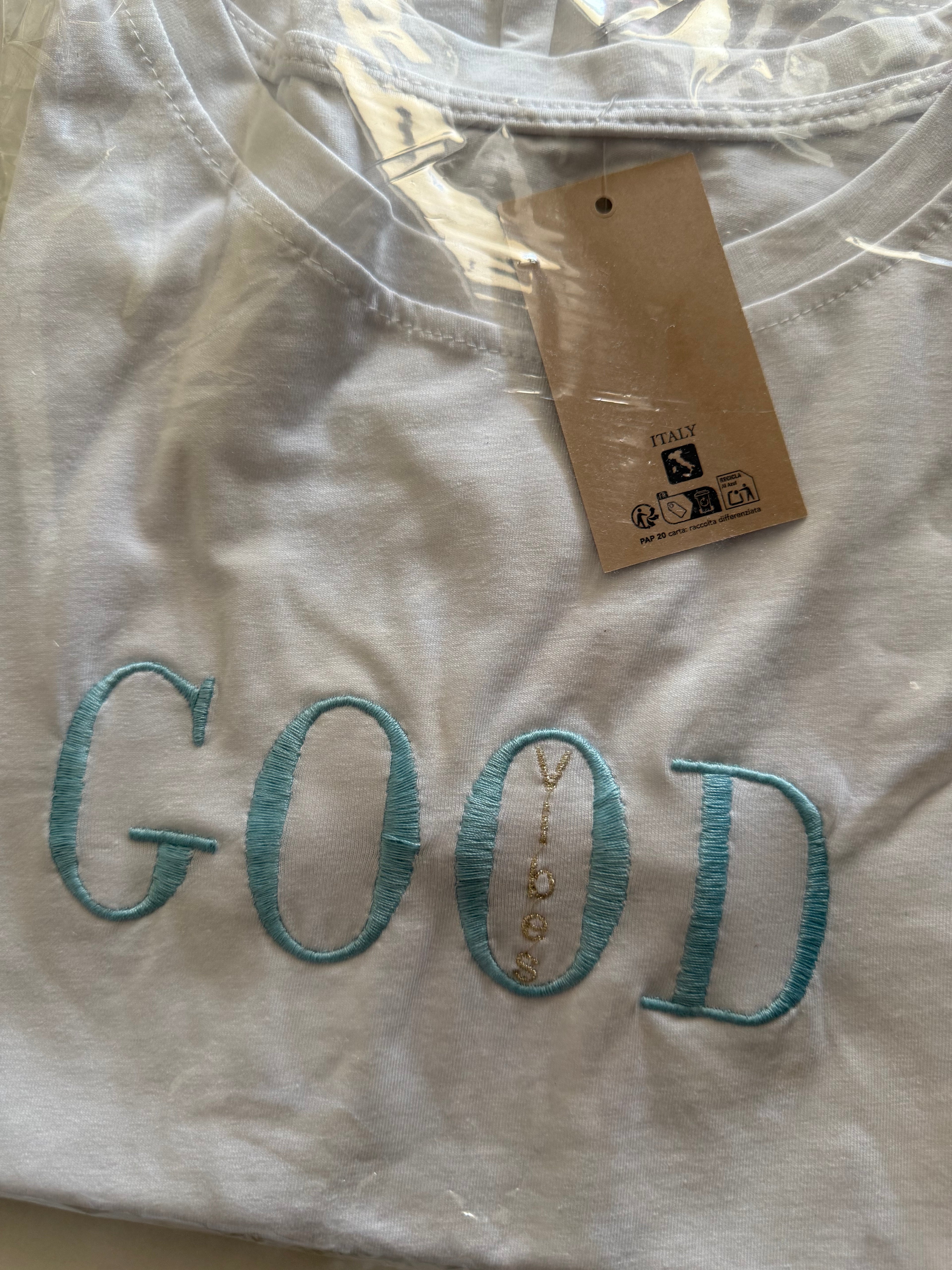 T-shirt “Good Vibes”
