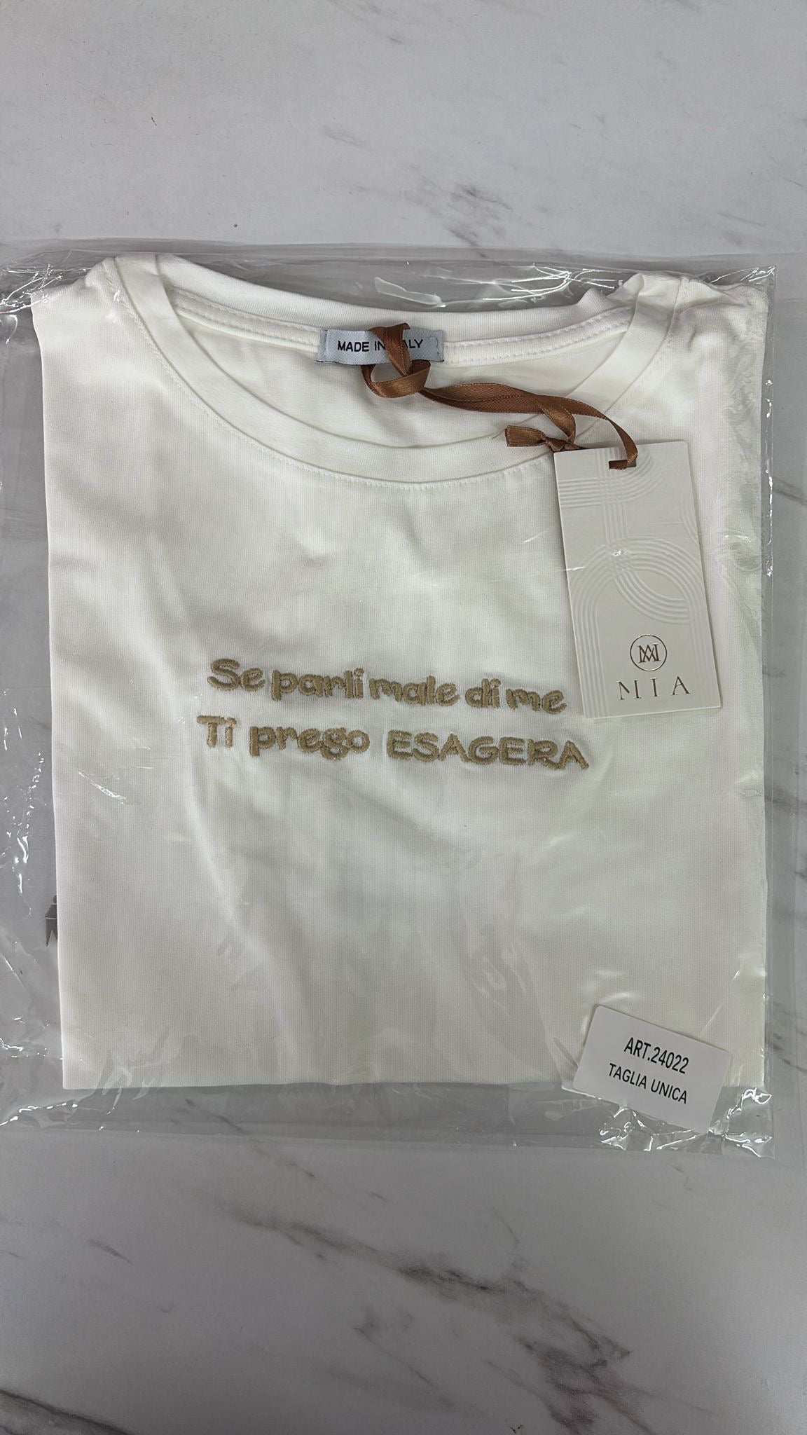 T-shirt “se parli male di me ti prego esagera”